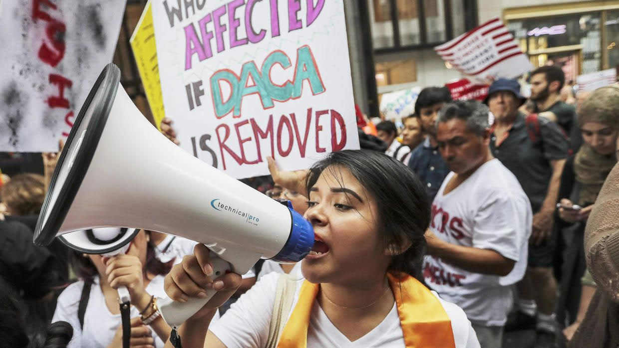 Trump elimina programa “DACA” que protegía a miles de jóvenes inmigrantes