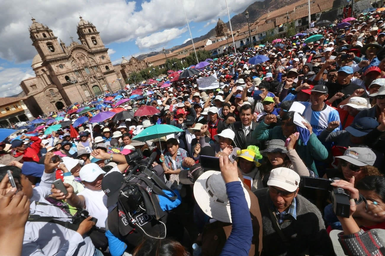 Huelgas de los profesores están produciendo intenso tráfico y enfrentamientos