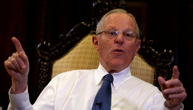 Fiscalía abre indagación preliminar a empresas vinculadas a PPK y bancada fujimorista solicita su renuncia, por ello el mandatario aceptó reunirse con la Comisión Lava Jato