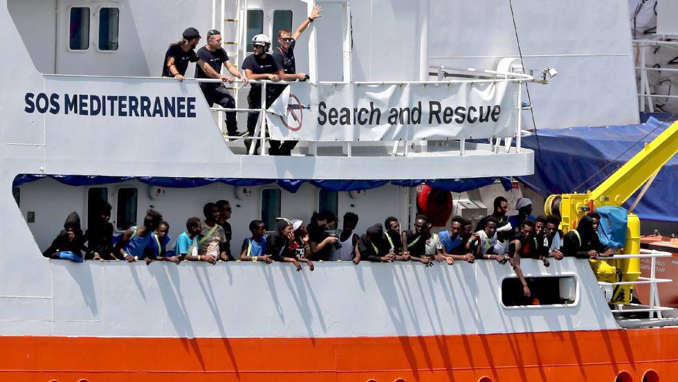 Finalmente cedieron: Italia acogerá a 20 migrantes del “Aquarius”