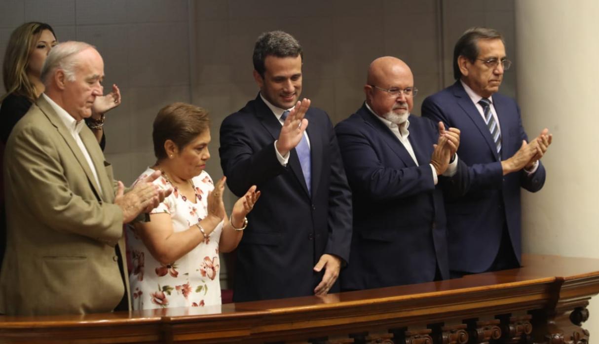 Carlos Scull, embajador de Venezuela designado por la Asamblea Nacional, fue recibido en el Congreso
