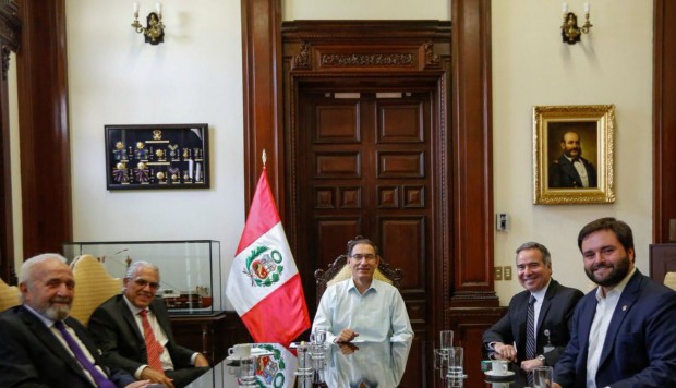 Vizcarra se reunirá hoy con cinco bancadas del Parlamento Vizcarra se reunirá hoy con cinco bancadas del Parlamento