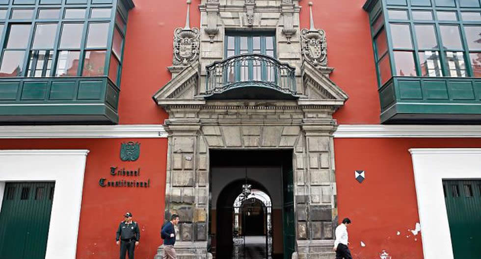 Supervisión del cumplimiento de sentencias por el Tribunal Constitucional Supervisión del cumplimiento de sentencias por el Tribunal Constitucional