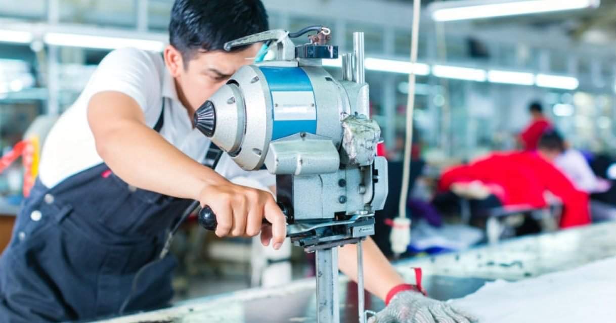 Derechos de los trabajadores al cese de operaciones de una empresa